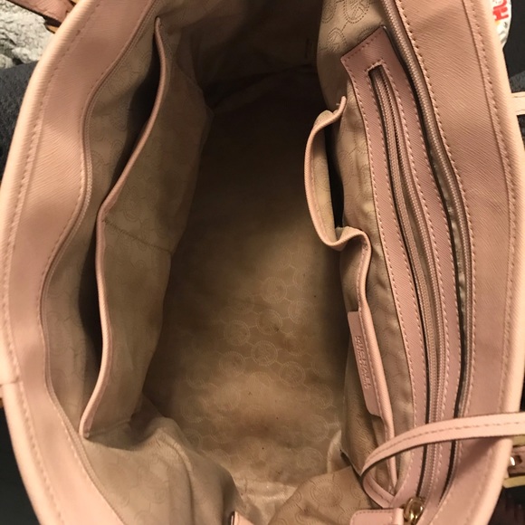 Micheal Kors tote - Picture 4 of 5